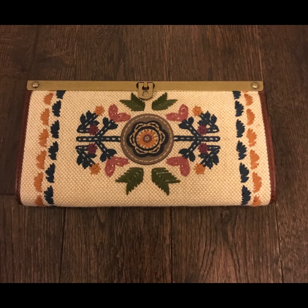FOSSIL Vintage Re-Issue Clutch embroidered NWOT